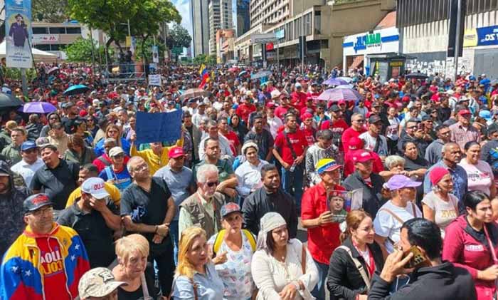 Movilizaciones populares en Venezuela exigen retorno inmediato de Nicolás Maduro y Cilia Flores